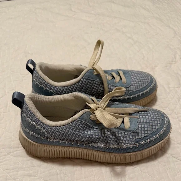 Blue and White Shoes - Picture 2 of 5
